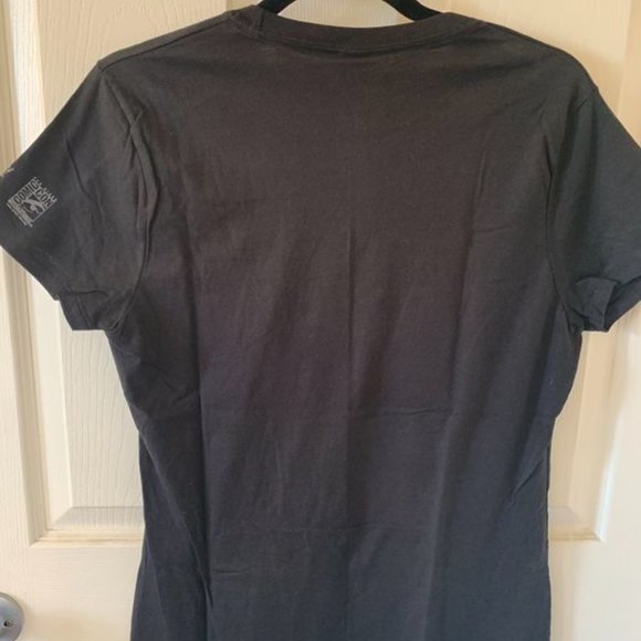 Comic Con 2018 Women’s T-Shirt Size M *NEW - Picture 3 of 3